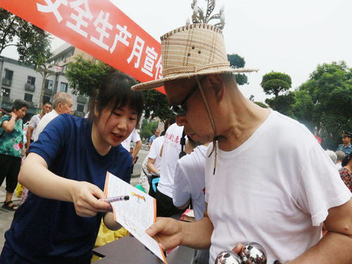 納溪大隊(duì)借力“安全生產(chǎn)月”集中咨詢(xún)?nèi)栈顒?dòng) 深入開(kāi)展消防安全宣傳與網(wǎng)絡(luò)工程技術(shù)咨詢(xún)服務(wù)
